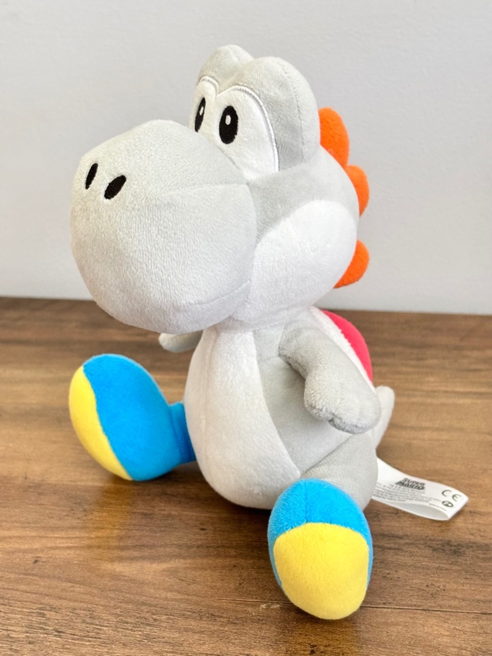 Nintendo Super Mario Bros Brothers White Light Gray Yoshi Plush Stuffed Toy 2018